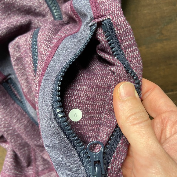 Lululemon define-soft mini check - black swan heathered plum - Picture 5 of 5